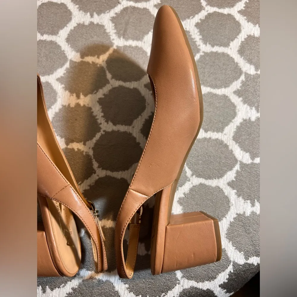 A2 By Aerosoles Tan Block Heel Slingbacks Heel Rest Silver Age style classic Size 10 - Image 11