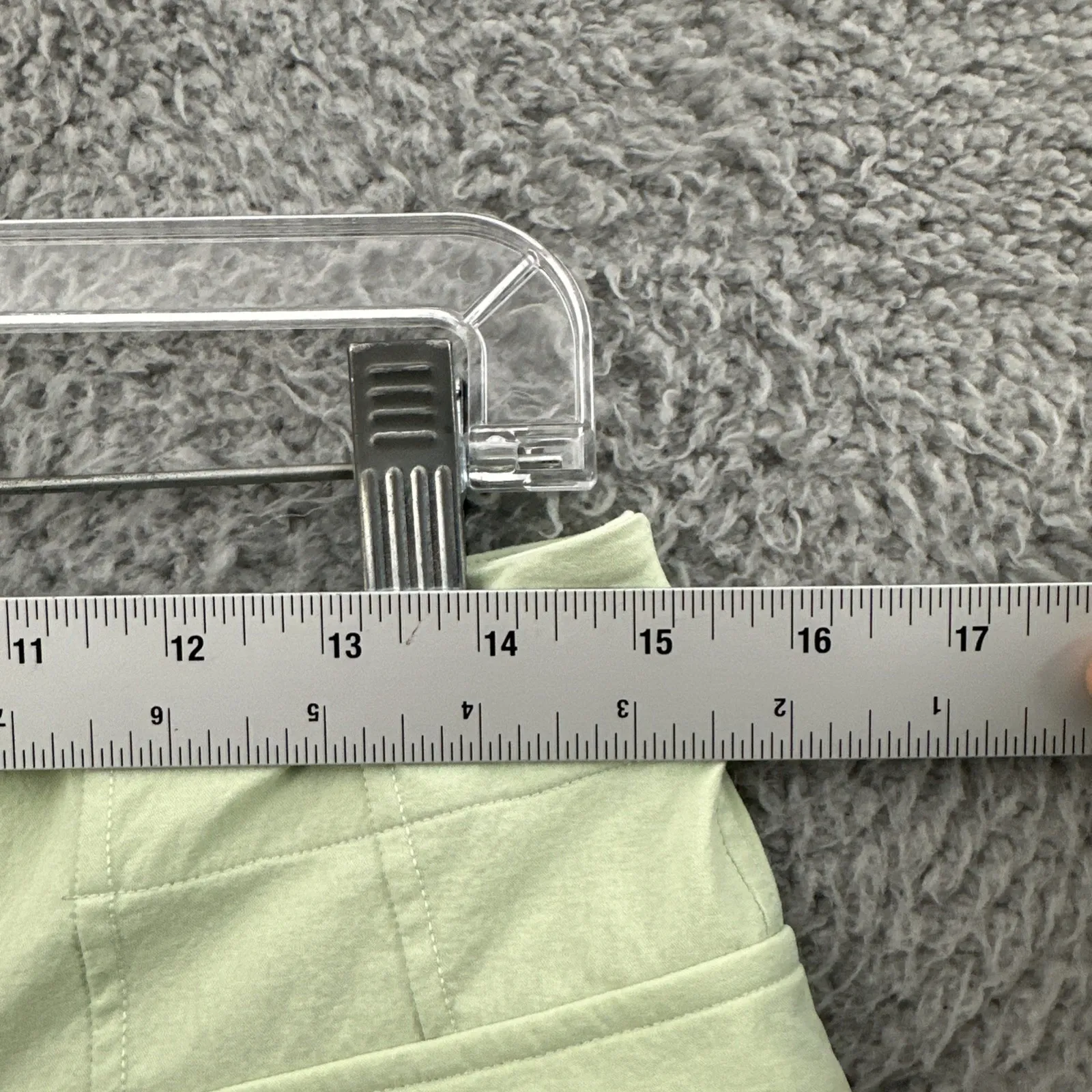 Lululemon Relaxed Fit Super High Rise Cargo Shorts‎ 4" Kohlrabi Green Women's 12 - Image 5