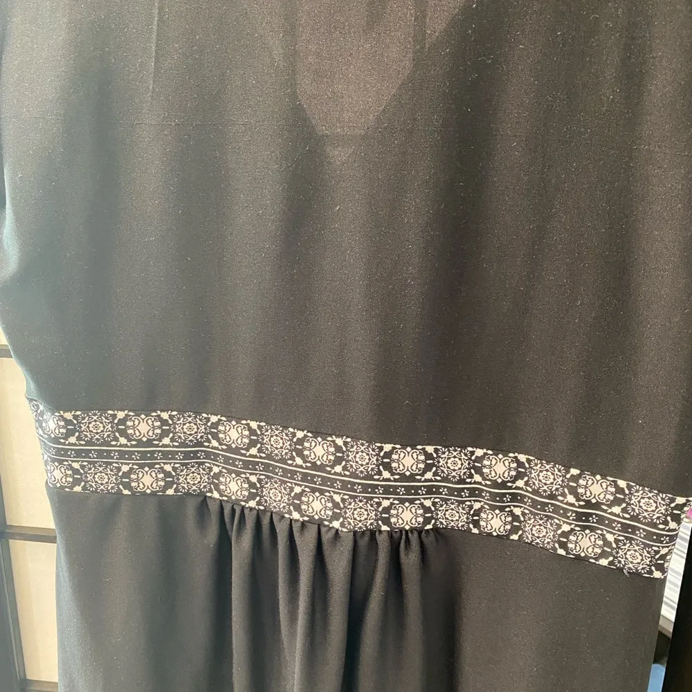 small-petite dress, Black-and-white dress. - Image 2