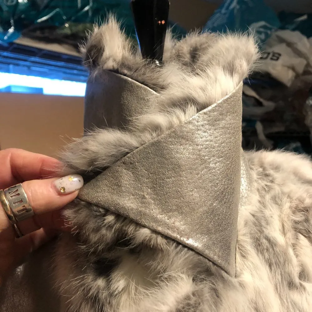 Cache Metallic Leather Fur Vest Diagonal Zipper Lined $278 NWT New Gray White - Image 8