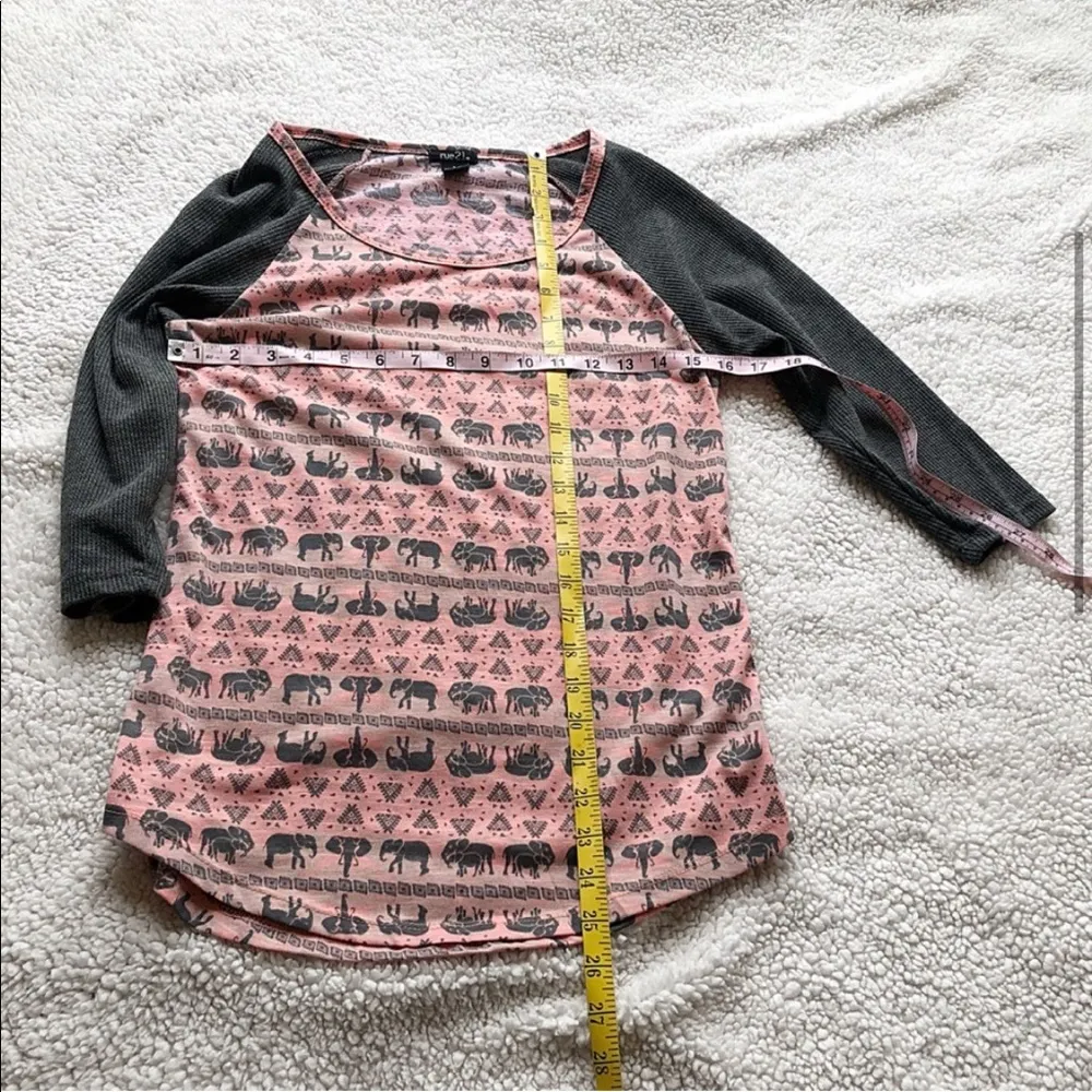 🆕 Elephant raglan elbow sleeve scoop top - Image 3