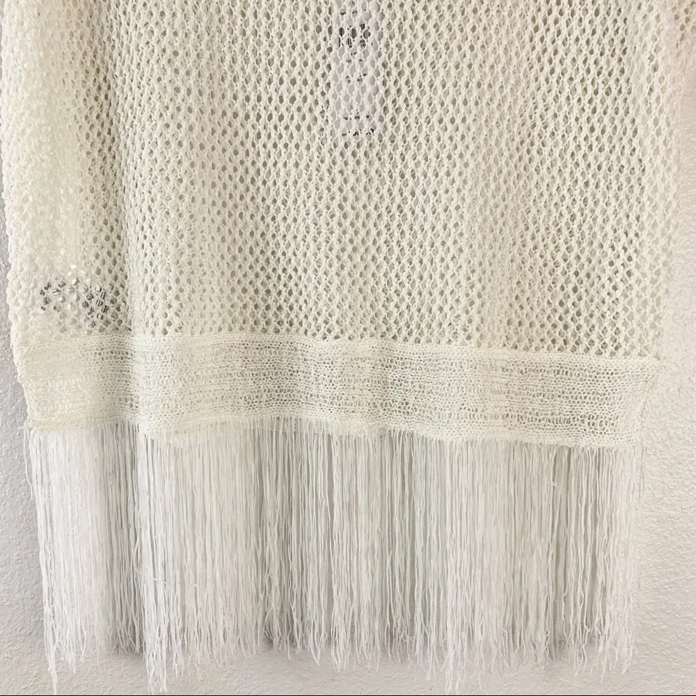 fringe trim hem crochet women’s white tunic top Size Medium - Image 7