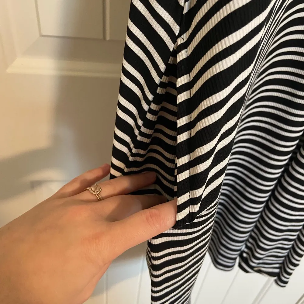 NWOT LulaRoe women’s black white stripe sleeveless loose relaxed tshirt dress XL - Image 5