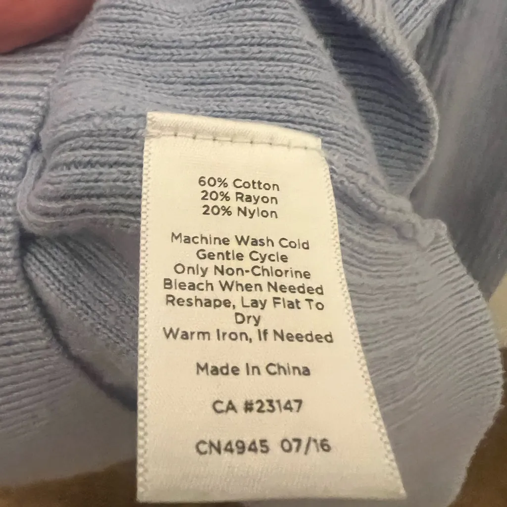 Talbots - women’s Cableknit Turtleneck light Blue‎ Sweater - large - Image 5