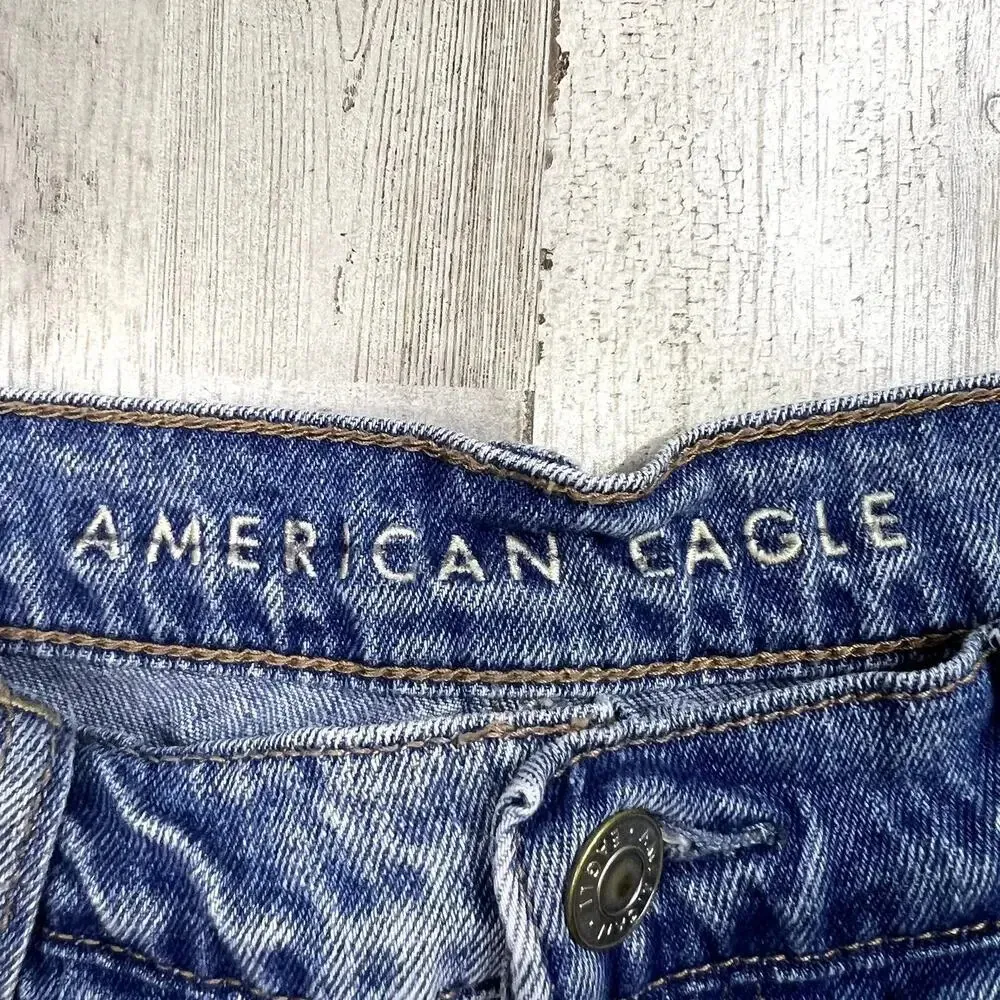 American Eagle Women's High Rise Mom Shorts Size 6 Blue Denim Cuffed‎ Hem Casual - Image 2