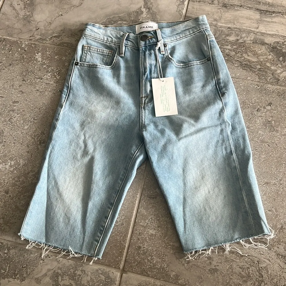 FRAME Denim Le Vintage Bermuda Raw Edge Jean Shorts in Blue Size 23 NWT $195 - Image 7