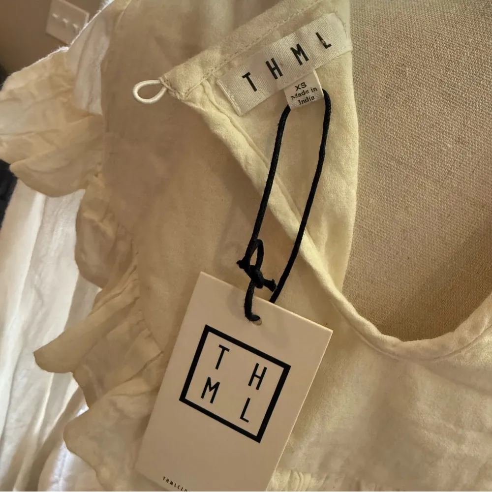 NWT THML Floral Embroidered ruffle top ruched sleeve boho Blouse prairie cottage - Image 8