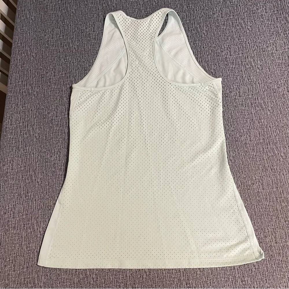 Nike Pro HyperCool Women’s Tank Top - Image 6