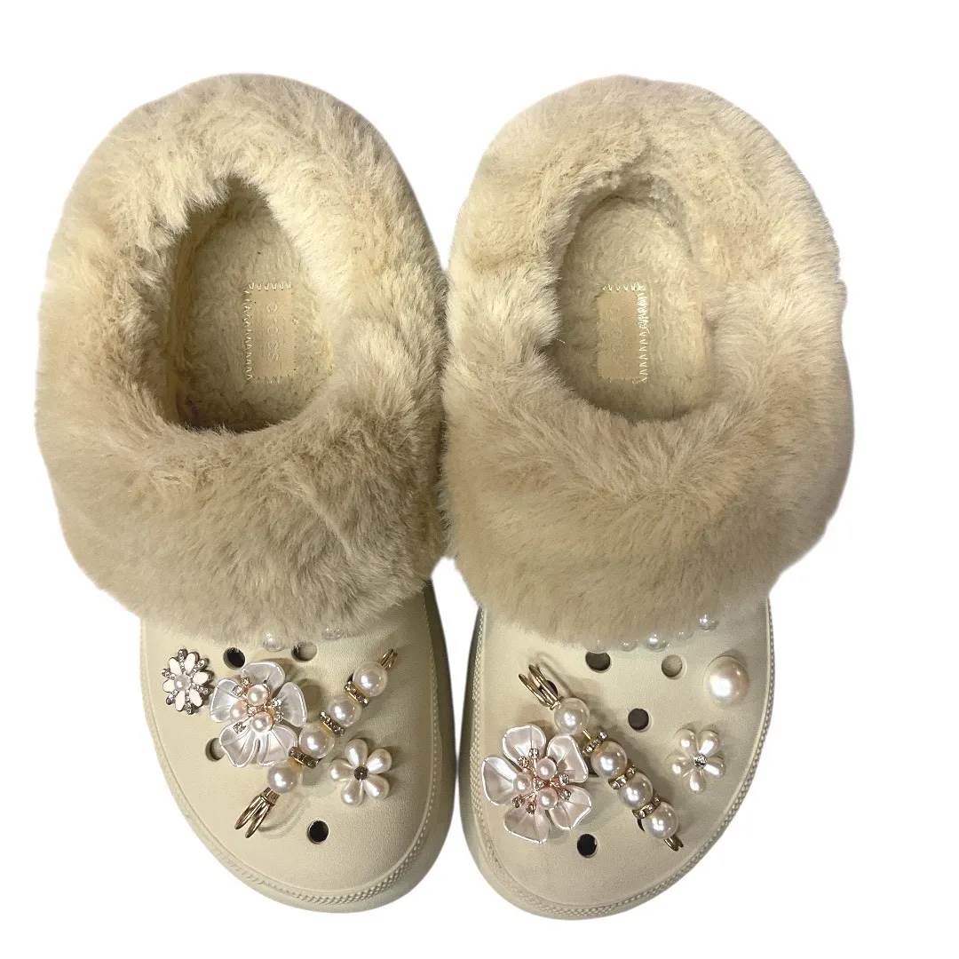 CROCS Women's Fuzzy Faux Fur Winter Lined Clogs Removable Charms Slippers Size 9 - Image 3