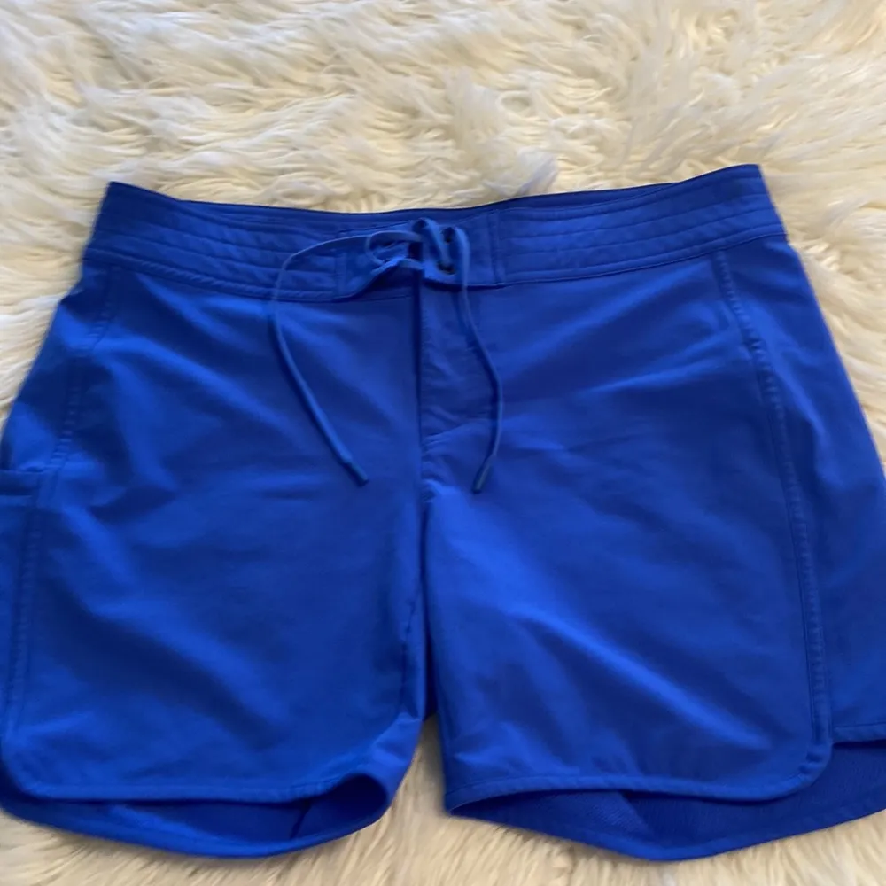 Athleta Shorts size 12 color blue please see all photos BNWOT - Image 12