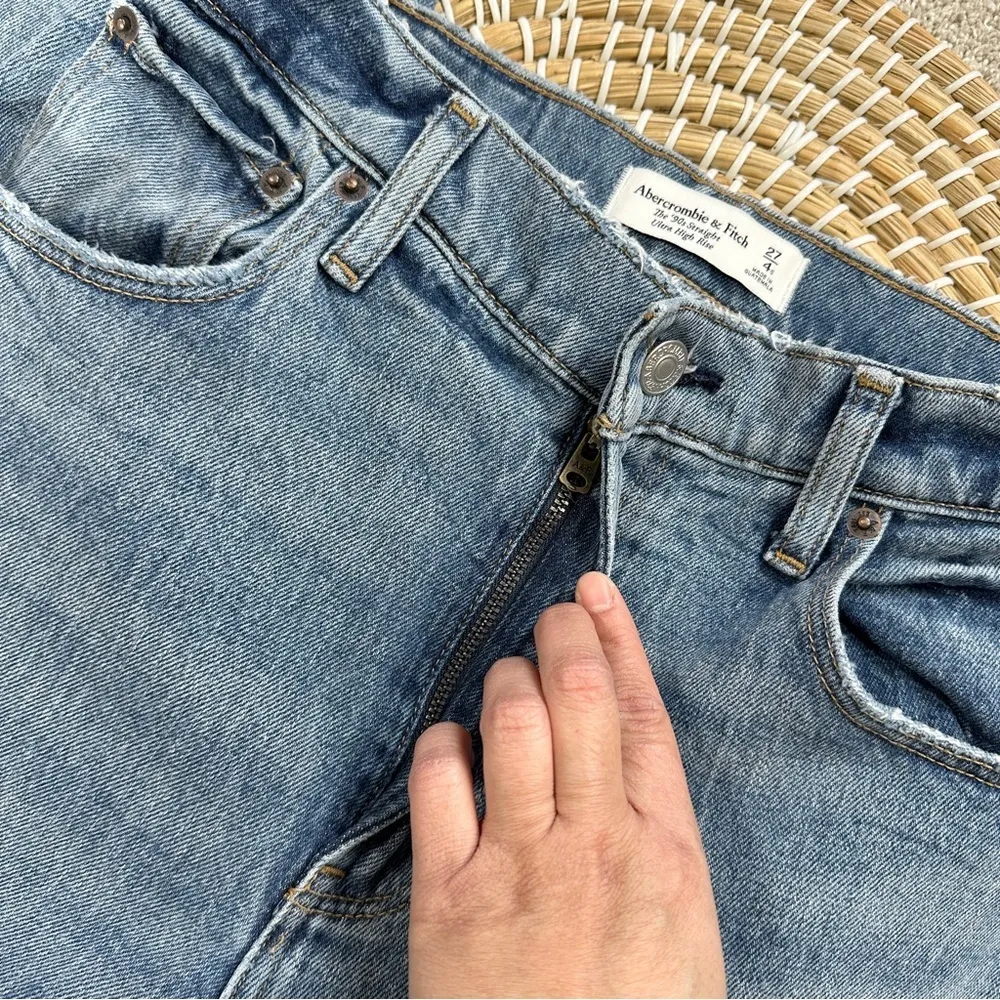 Abercrombie & Fitch Women’s Curve Love The 90s Straight Ultra High Rise 27/4S - Image 10