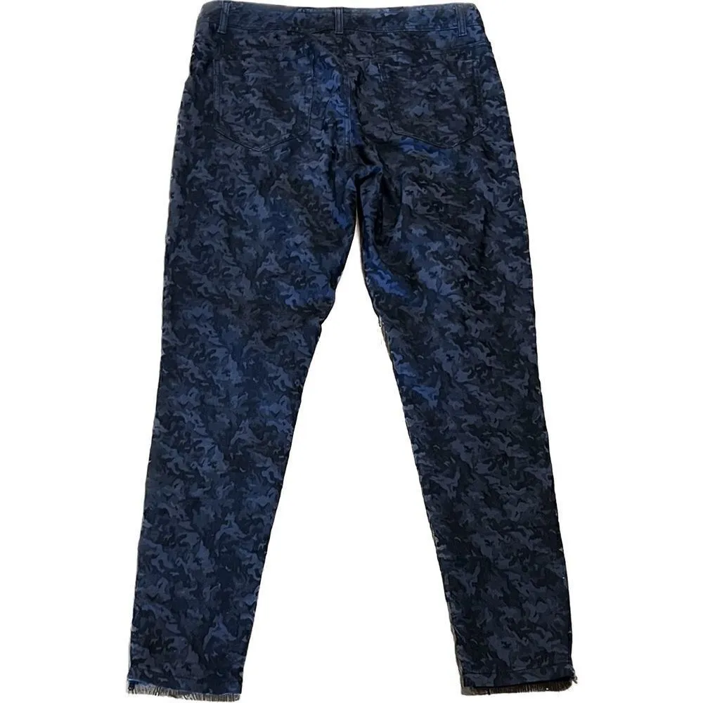 Calvin Klein‎ jeans women’s size 10, straight leg zip pockets, abstract pattern - Image 2