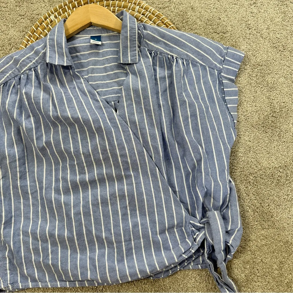 Old Navy Women’s Wrap-Front Cropped Oxford Sarong Top Shortsleeve Blue Striped M - Image 5