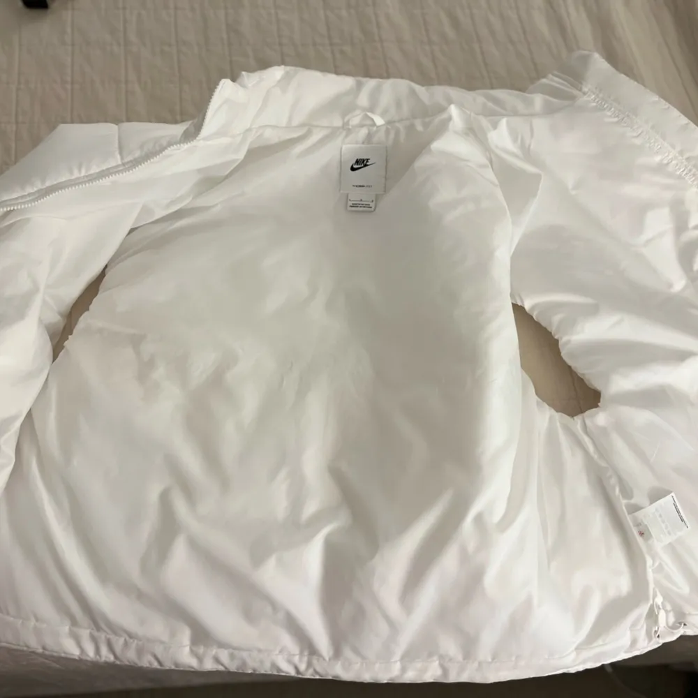 Nike  puffer Vest - Image 8