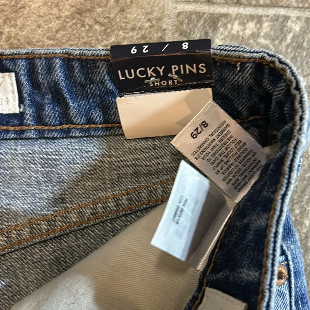 NWT Lucky Brand Lucky Pins Short Denim Shorts Size 8/29 Raw Hem - Image 3
