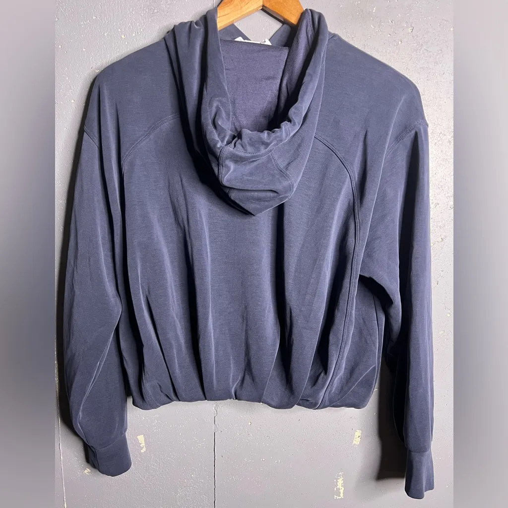 Athleta Seasoft Bubble Hem Hoodie in Blue.  Size XXS - Image 4
