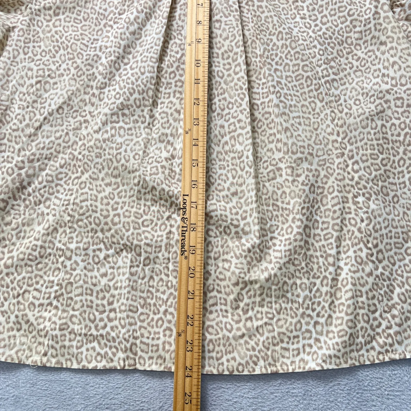Chico's Leopard Print No-Iron Button Shirt Size 2 Beige Animal Print 3/4‎ Sleeve - Image 10