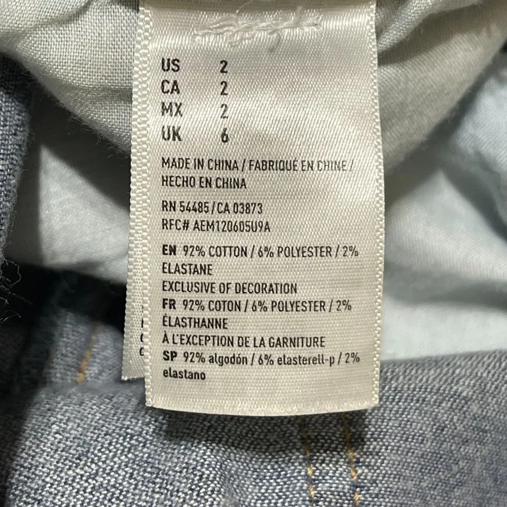 American Eagle Women's Cuffed Medium Wash Distressed Denim Shorts Size 2 - Image 4