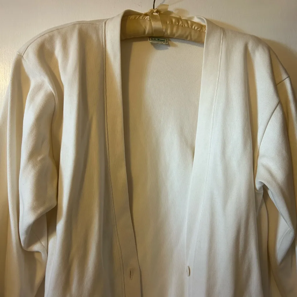 Vintage 80’s women’s LL Bean white cardigan. Size large. Used in great condition - Image 3
