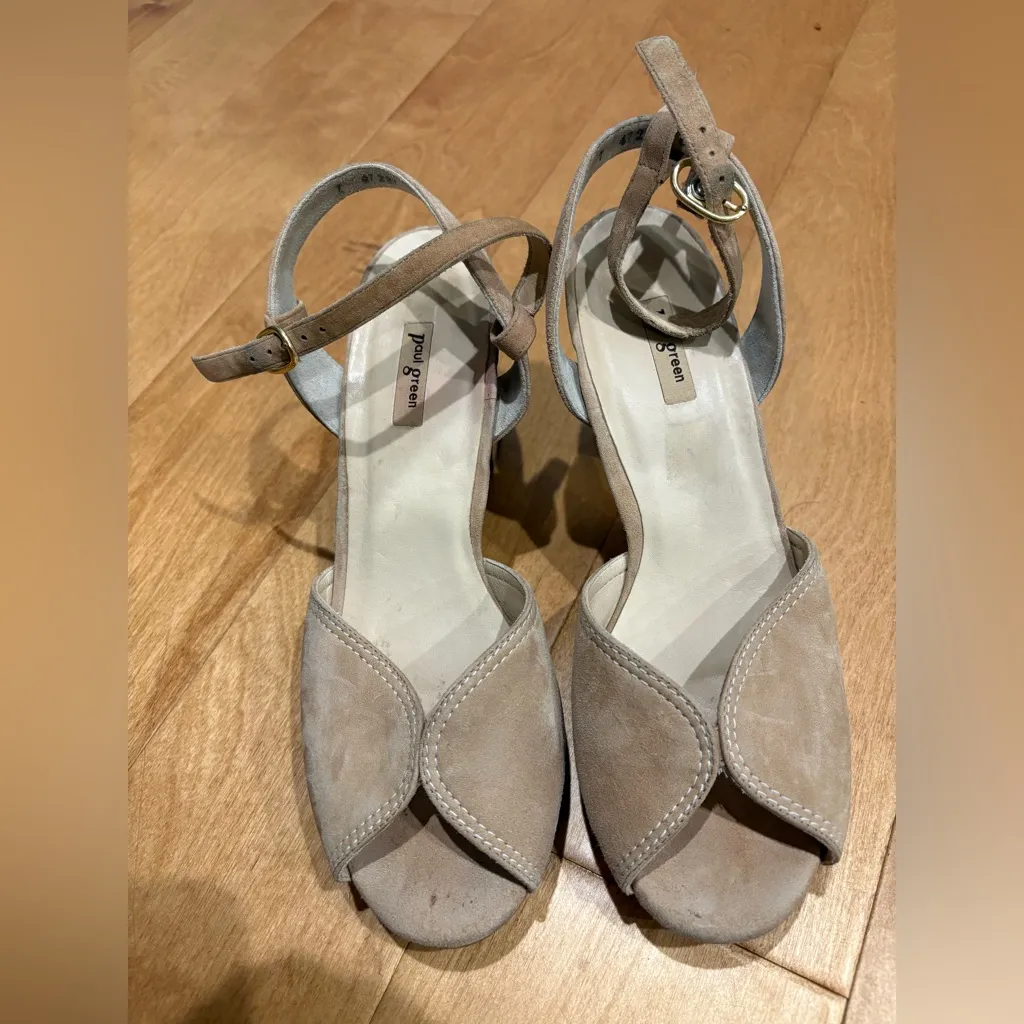 Paul Green suede ankle strap open-toe block heel sandals sz 9.5 beige shoes - Image 4