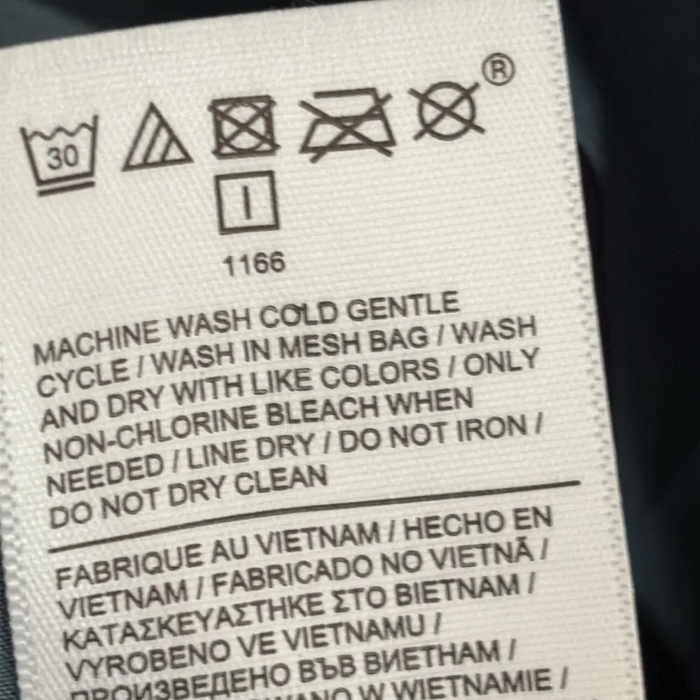 Athleta Swing Forward Tank Top Deep Ocean Teal Black Pleated Two Tone Medium - Image 10