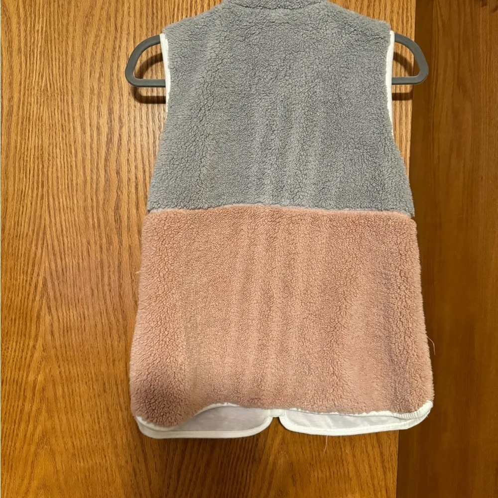 Maurices Teddy vest with pockets - Image 2