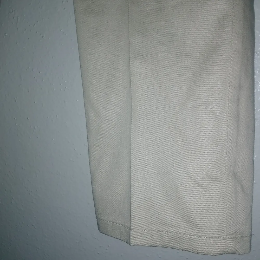 Liz Claiborne 14W 32x30 Wrinkle Free Light Khaki Pants Plus Workwear or Casual - Image 4