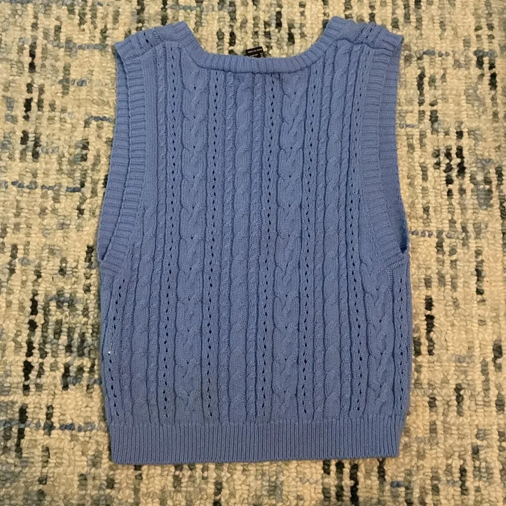 Button down blue sweater vest - Image 3