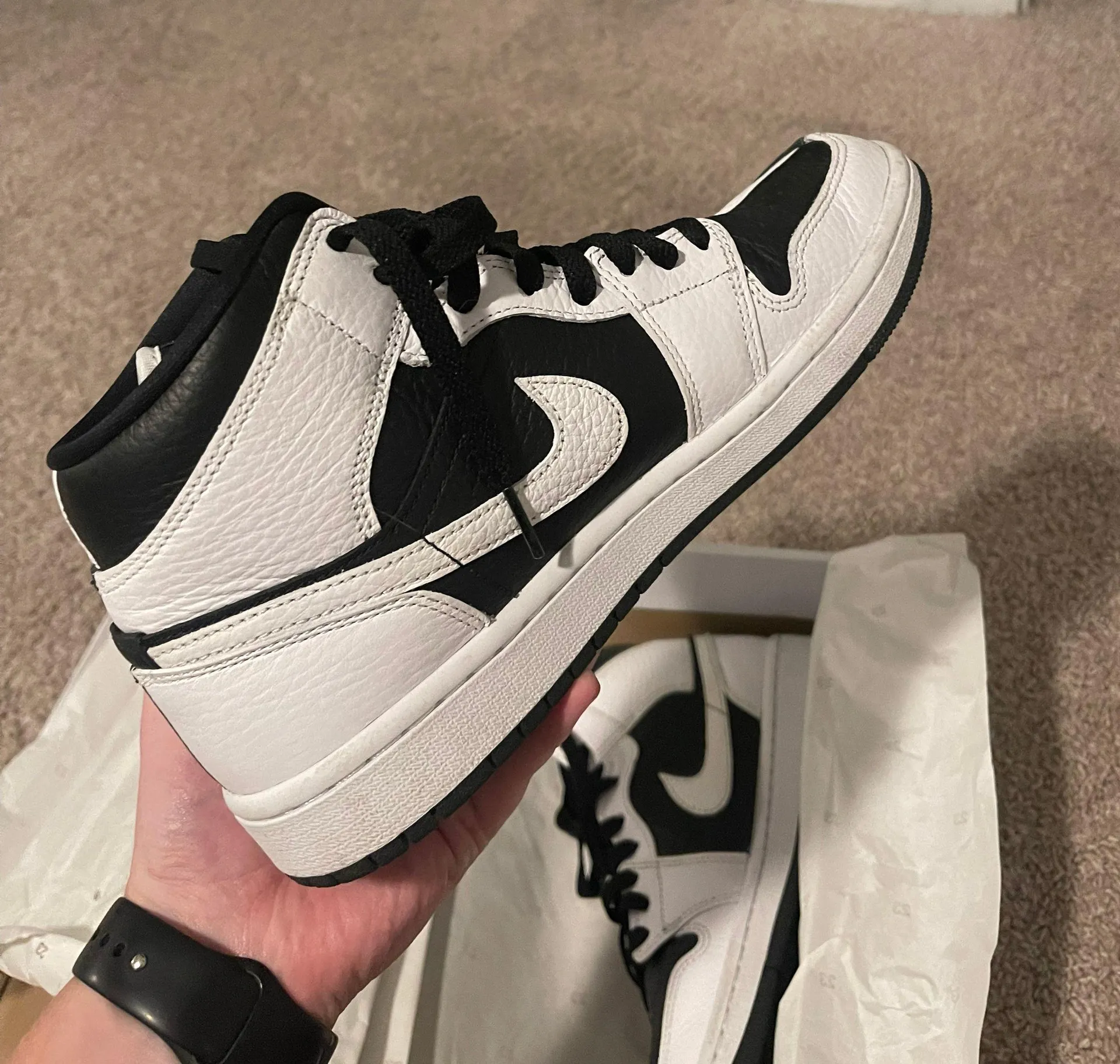 Nike Women’s Air Jordan 1 Mid - Image 3