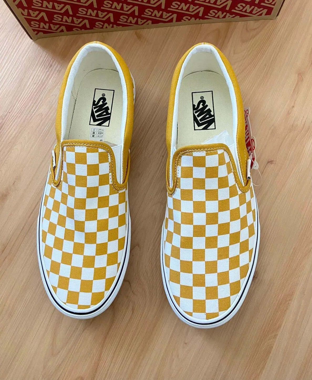 Classic Slip-On Checkerboard Shoe  Women 11.5 US - Image 6