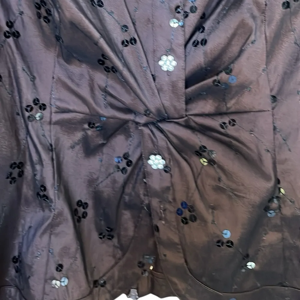 Cachet Brown sequin embellished Blouse with Rhinestone accents Size 8 BNWT - Image 2