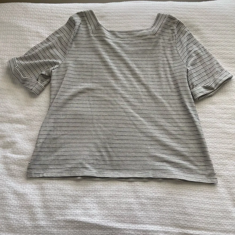 XL Talbots Cream and Blue Metallic Striped Square Neck Short-Sleeve T-Shirt - Image 2
