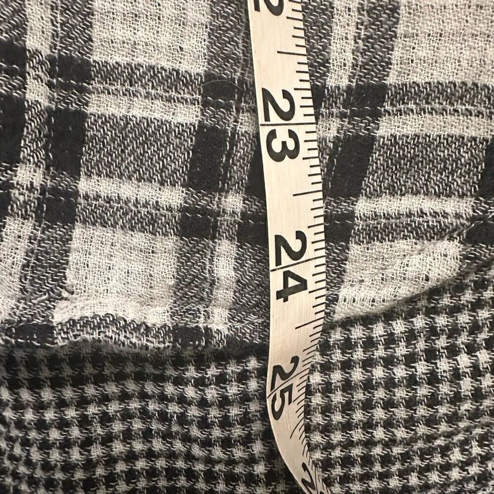 Madewell  black white checkered large button up - Image 8