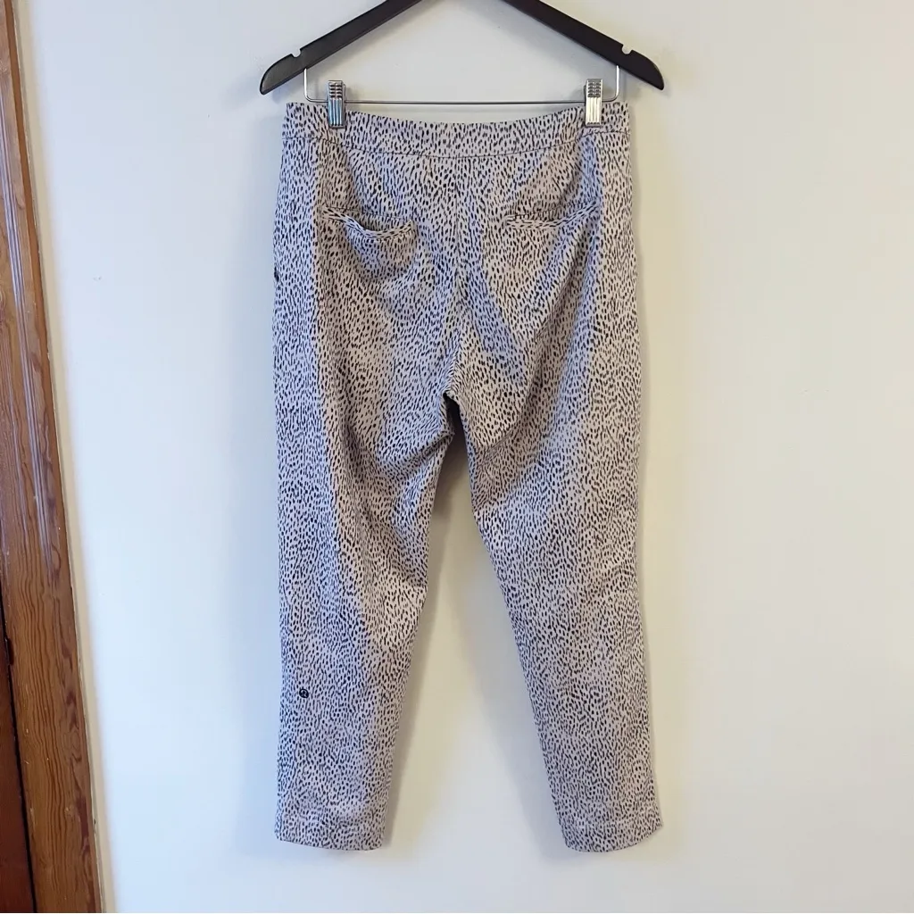 Lululemon Dottie Dash Grain Black Drawstring Waist Sweatpants Size 8 Pockets - Image 5
