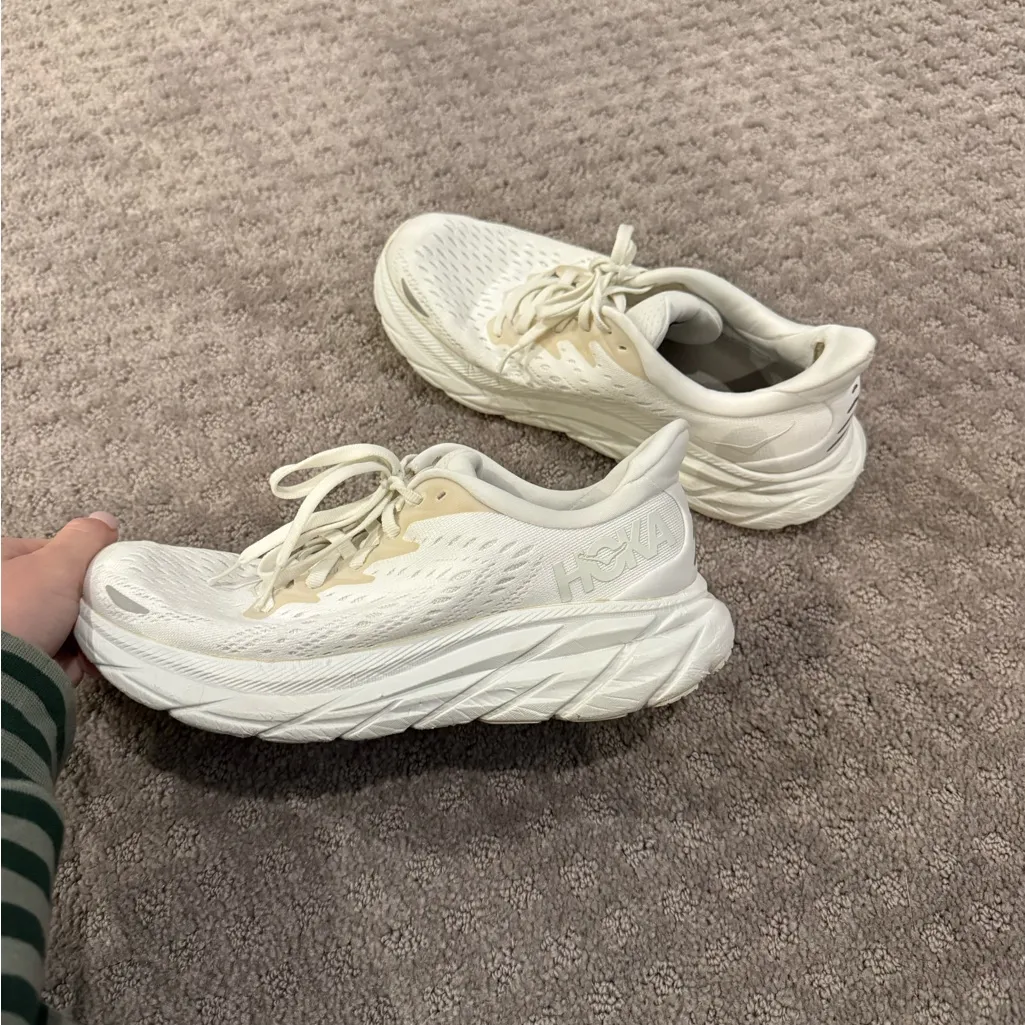 Women’s Hoka Clifton 8 White Tennis Shoes, Size 7 - Image 2