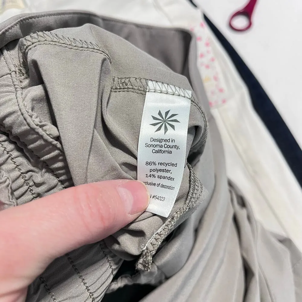 Athleta Chelsea Cargo Pant Jogger Women’s Size 10 Petite gray Zipper Pockets - Image 3