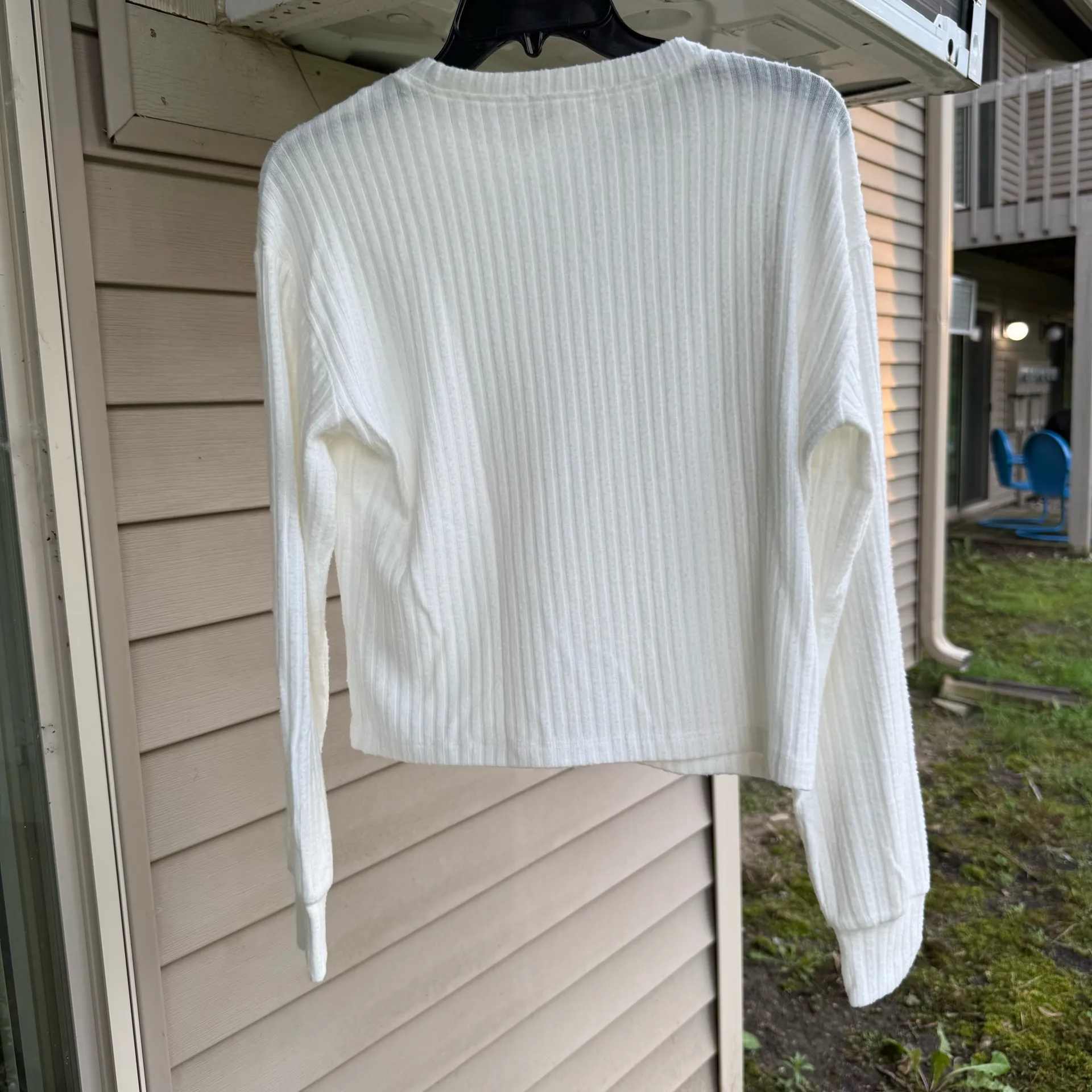 Ultra Flirt Women's White Ribbed Long Sleeve Top - Image 2