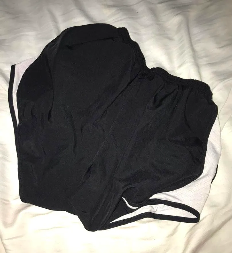 Nike Black  Shorts - Image 3