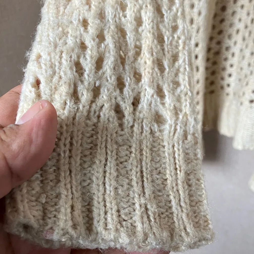 Wet Seal Cream Acrylic Sweater medium - Image 6