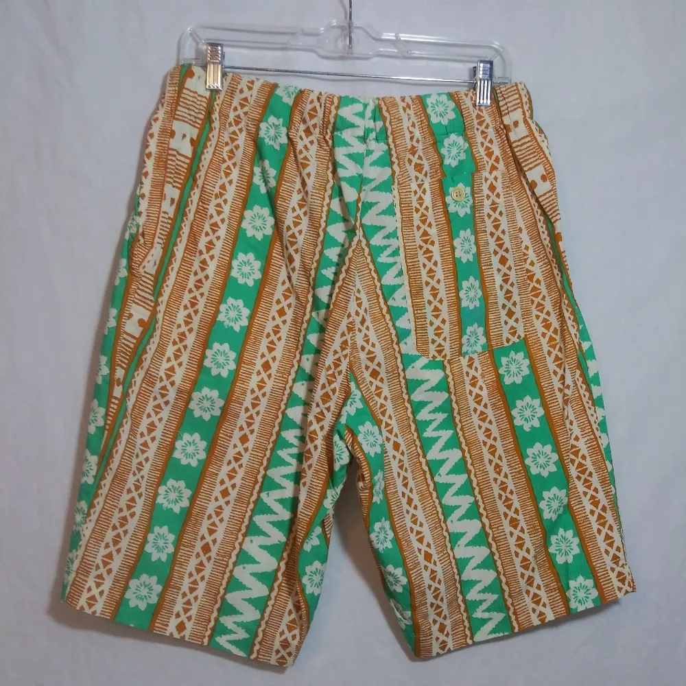 United Colors Of Benetton Tropical Green and Tan Bermuda Shorts Vacation Size S - Image 4