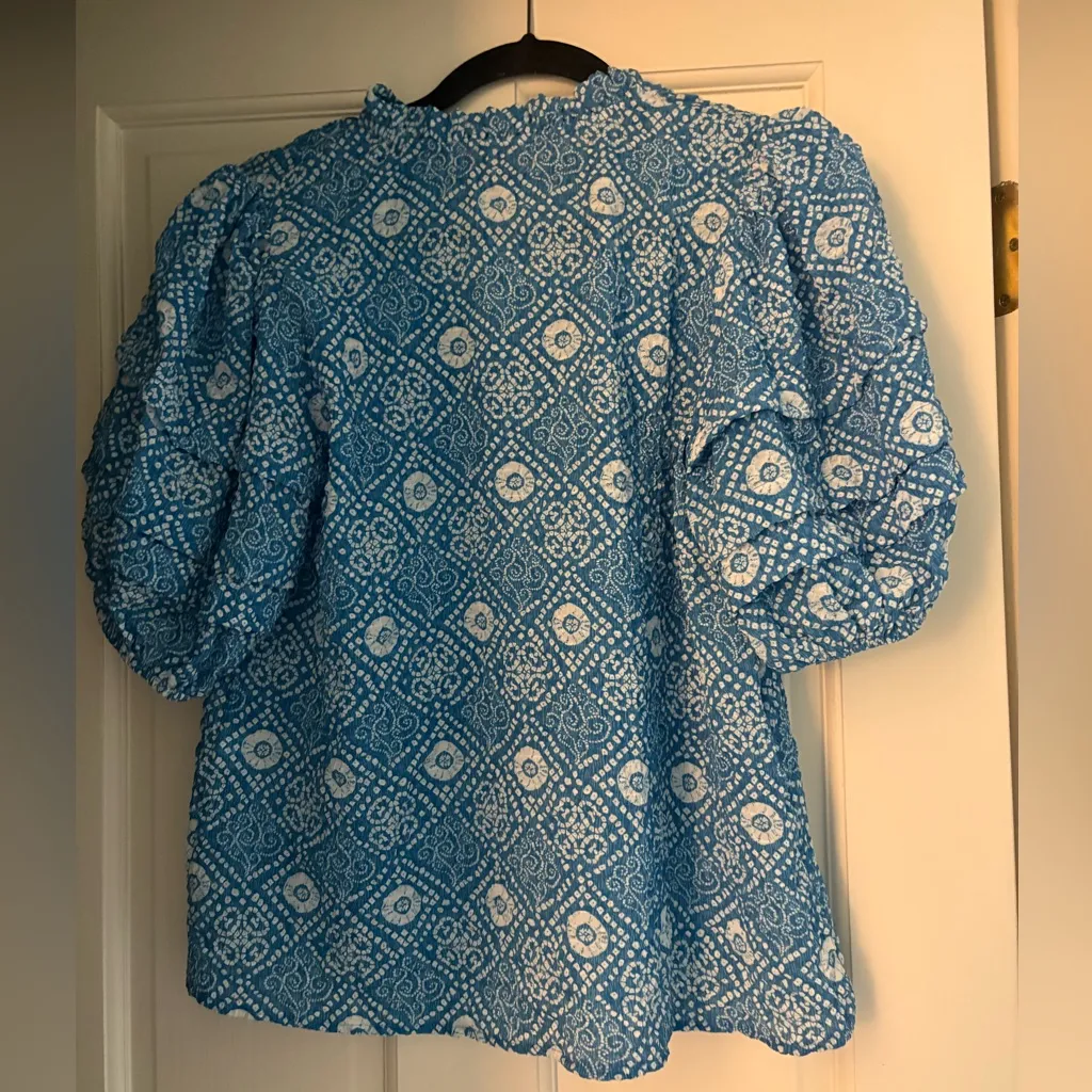 THML Blue and White Patterned Blouse - Image 4