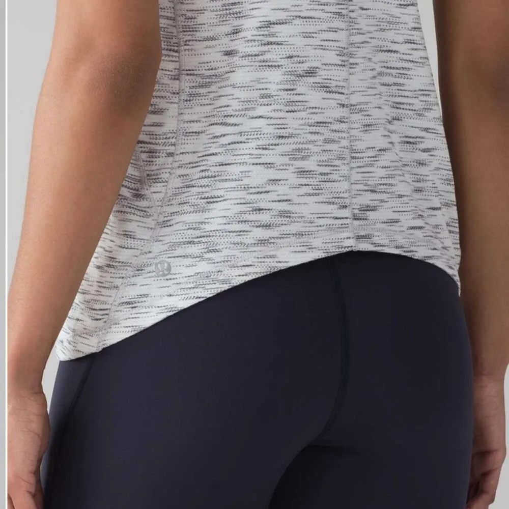 Lululemon Train Times Tank Tiger Space Dye Black White size 6 - Image 5