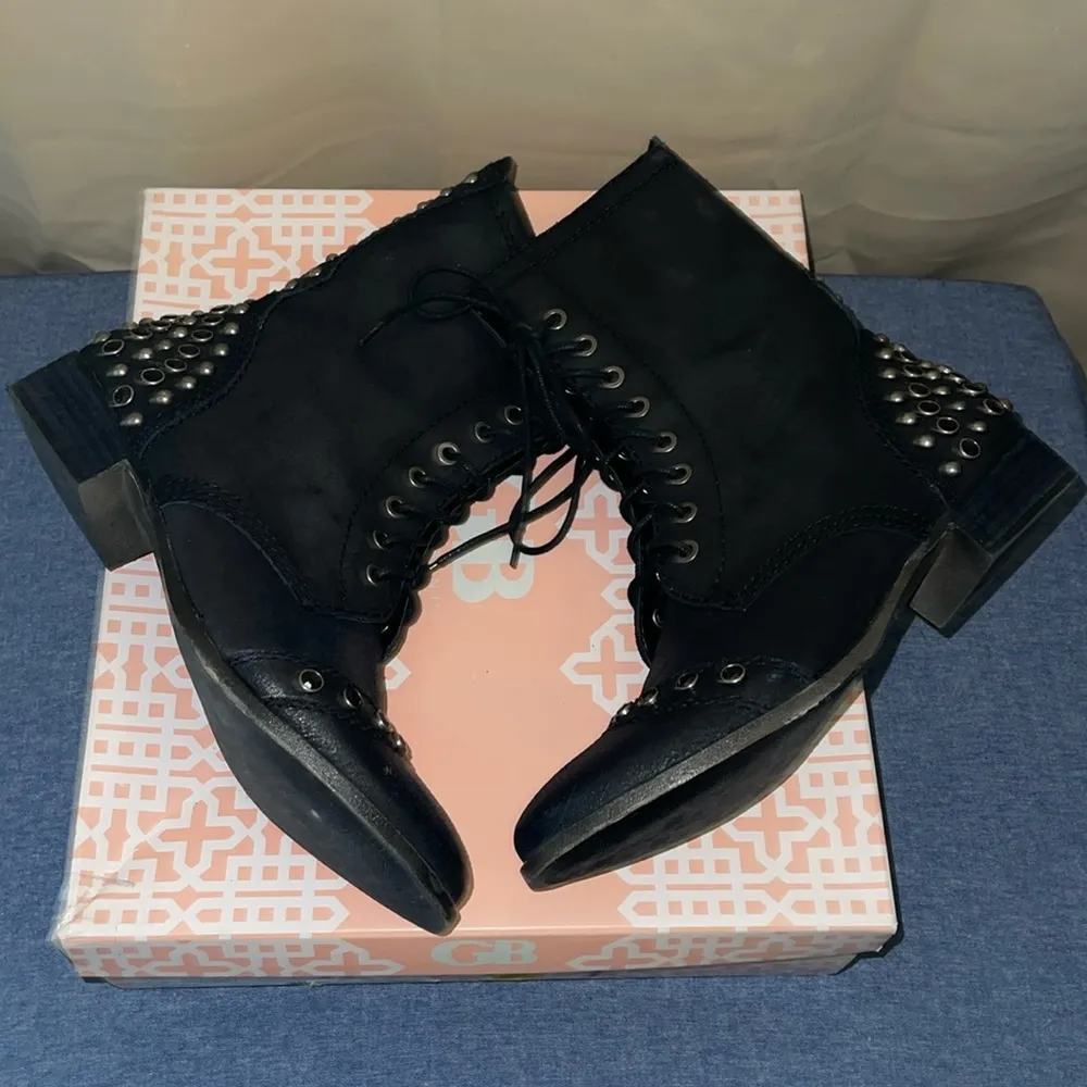 black distressed leather lace-up boots women’s size 9 only worn once - Image 9