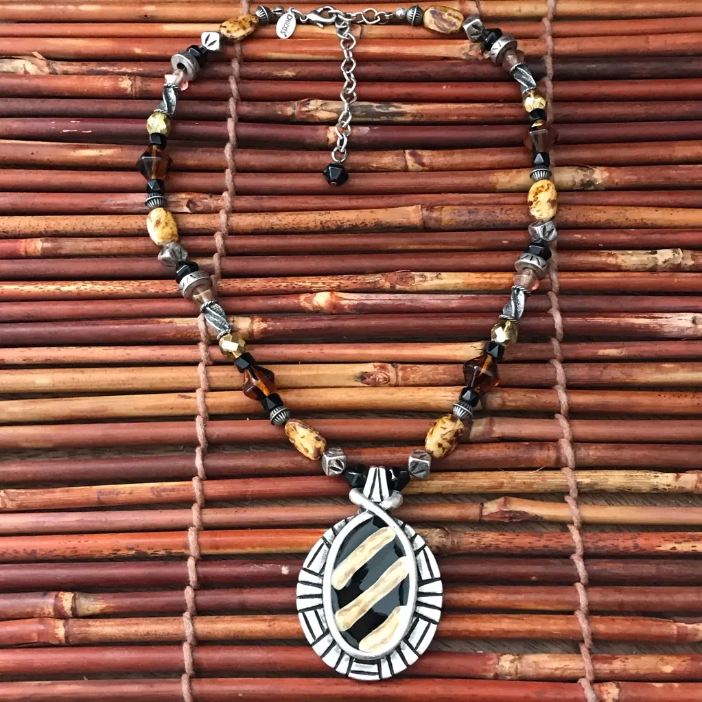 Chico's Glass & Stone Choker Necklace - Image 4