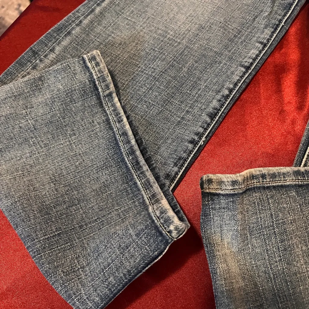 Seven7 Faded Blue Denim Jeans - Image 10