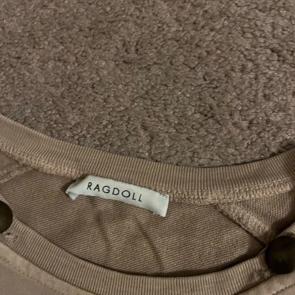 Rag doll tan blouse with buttons xs - Image 2