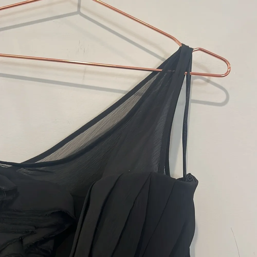 Max and Cleo one shoulder dress !! Layered look !!! Worn once size 2 - Image 4