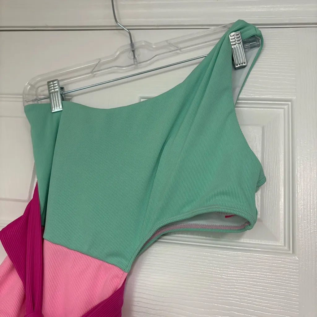 Pink Lily‎ Green And Pink One Shoulder One Piece Swimsuit Size Medium - Image 3