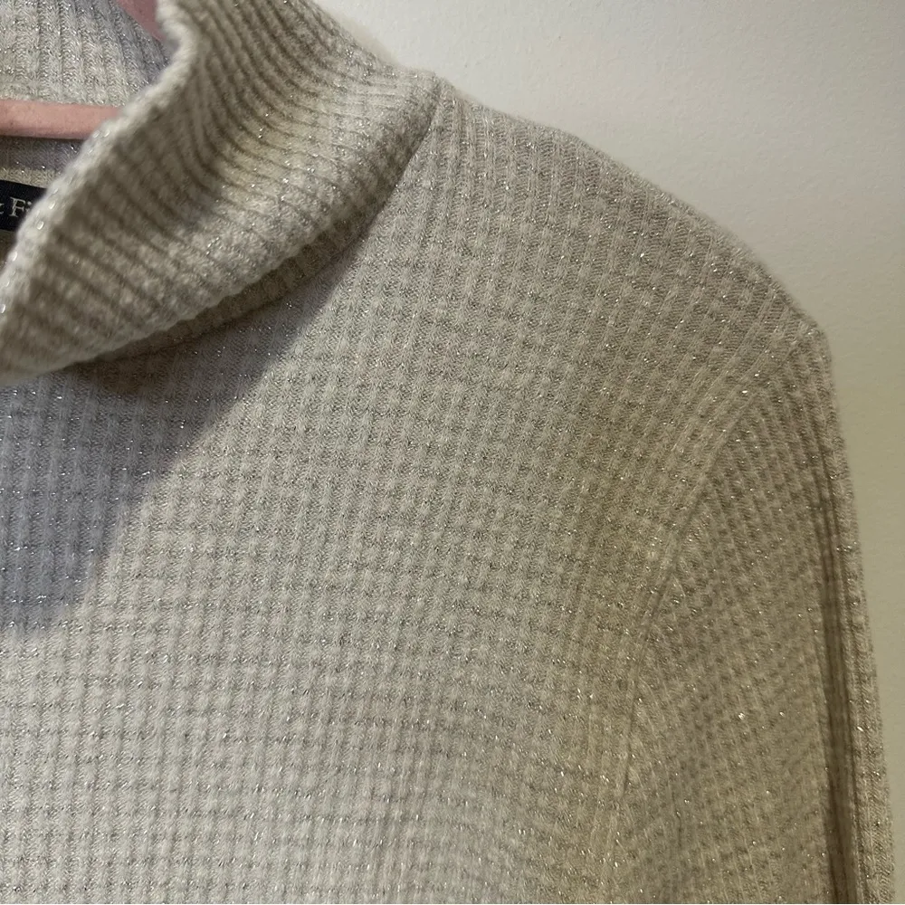 abercrombie and fitch cropped turtleneck shirt size large - Image 4