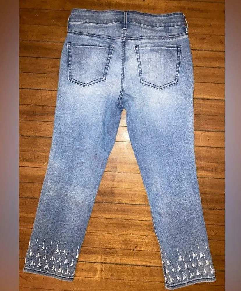 NYDJ Sheri Ankle Embroidered Jean Womens Size‎ 6 Denim Light Wash - Image 4